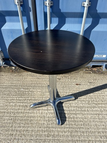 Commercial round cafe table - round,