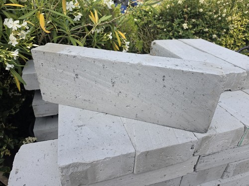 Thermalite block 630 215 - -,