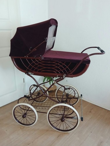 Nostalgia gondola pram