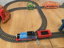 Thomas Tank Trackmaster ~ Busy Quarry Set including  Thomas Train & Carriage
