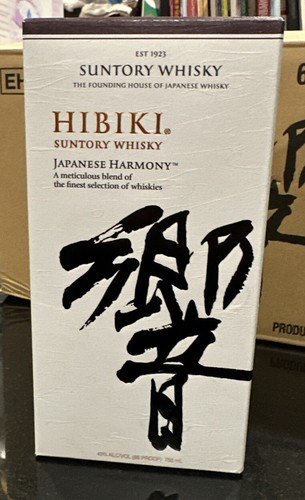 Suntory hibiki japanese whisky - suntory,