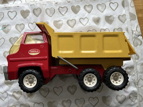 Vintage tonka dump truck - dump,