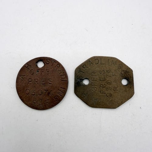Genuine dog tags ww2 group - genuine,