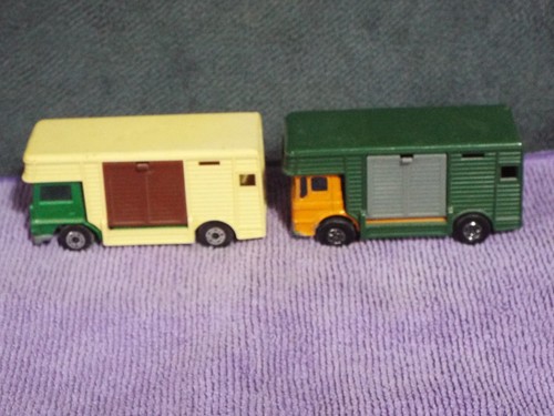 Matchbox horse boxes i - 2,
