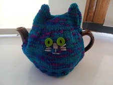 HAND KNITTED TEA COSY FOR