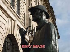 PHOTO  SHERLOCK HOLMES STATUE STATUE OF SHERLOCK HOLMES ON MARYLEBONE ROAD LONDO