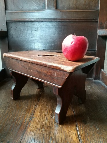 Super georgian stool - a,