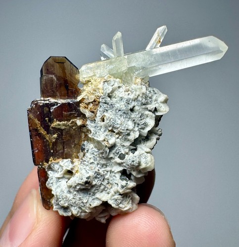Beautiful red brookite - beautiful,