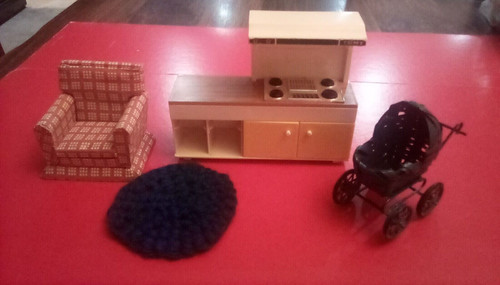 Varied lot vintage doll house - varied,