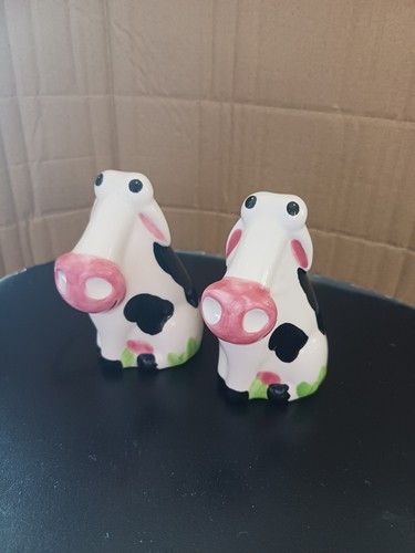 Cow salt pepper shakers - pepper, pots