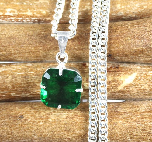 Natural green emerald - 9.85, ct