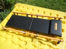 HALFORDS  Padded Car Creeper