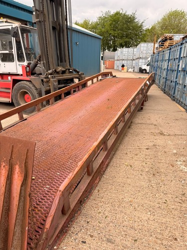 Container loading - loading-in,