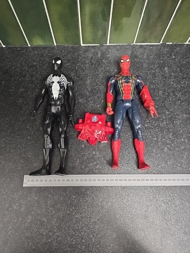 Spiderman figures with - ×,