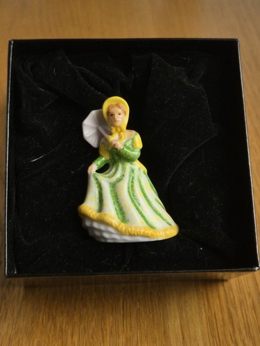 Royal doulton mini figurine - doulton,
