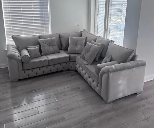 Luxury malibu chesterfiepd - |,