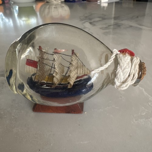 Small ship bottle - small, in