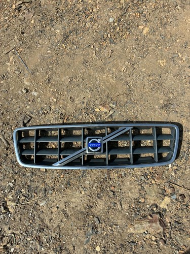 2005 volvo xc70 front grill - 2005,