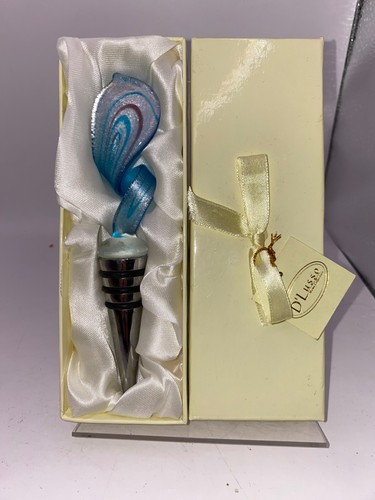 Dlusso wine bottle - wine, stopper