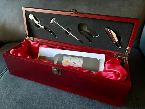 Vintage wines wooden - wines,