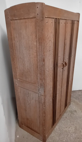 Bath cabinet makers small