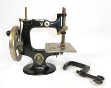 Singer Sewing Machine circa 1920