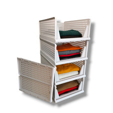 Set of 4 stackable foldable