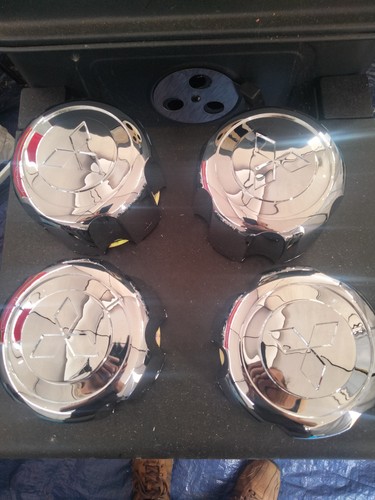 Mitsubishi hub caps - hub,