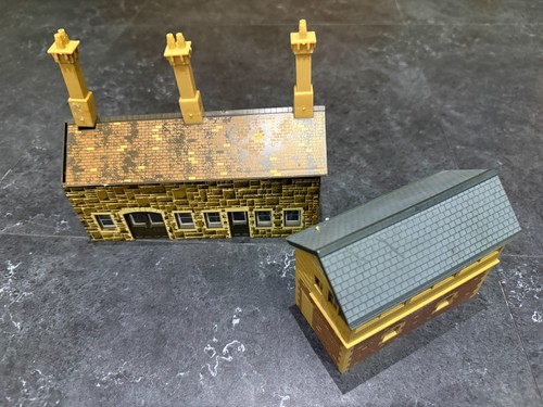 Hornby plastic signal box - oo,