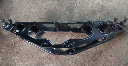 Rear subframe axle cage - axle,