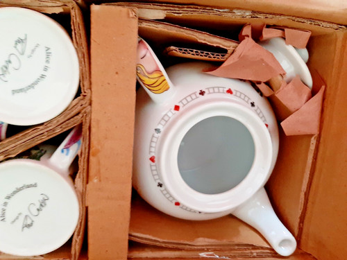 Alice wonderland tea set - alice,