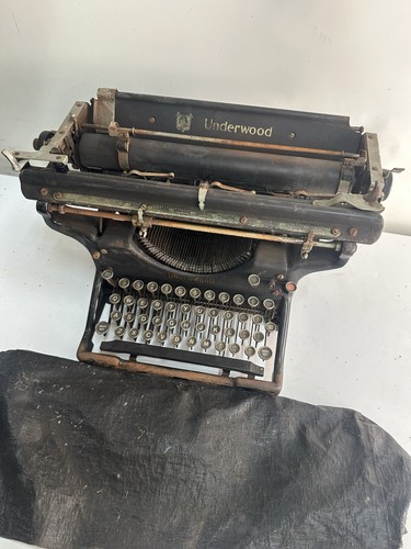 1928 underwood typewriter - 1928, no.5