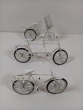 3x Vintage White Metal Model