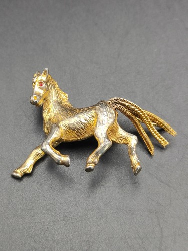 Vintage horse brooch gold - horse,