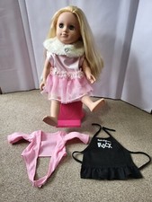 Sindy Doll & Hairdressing Chair plus Apron & Cardigan. Modern Sindy