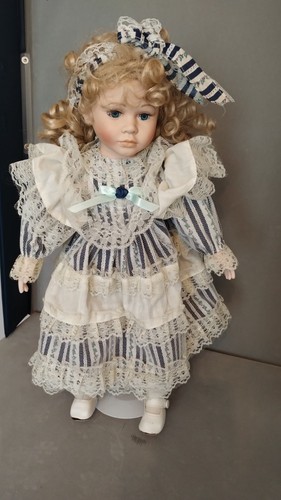 Very pretty blond hair - blond, blue