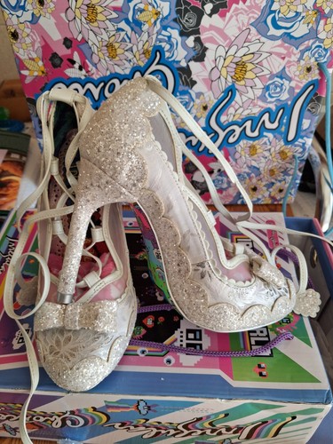 Irregular choice velvet rope - irregular, "velvet