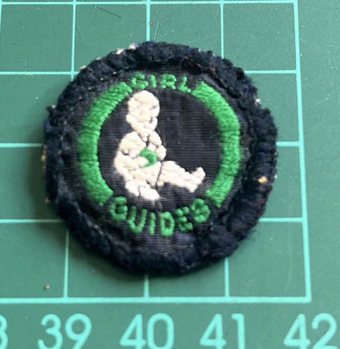 Vintage girl guide badge patch - guide,