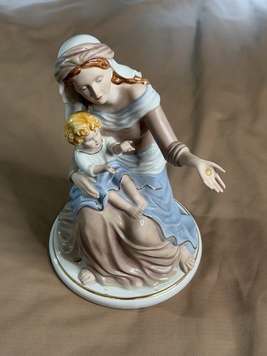 Royal dux bohemia figurine - dux,