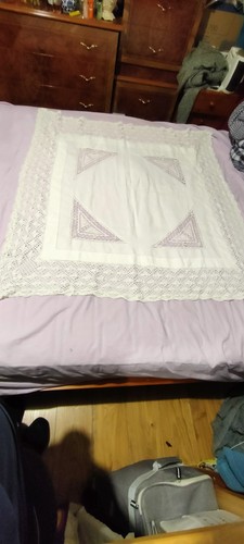 Vintage table cover - table, lace