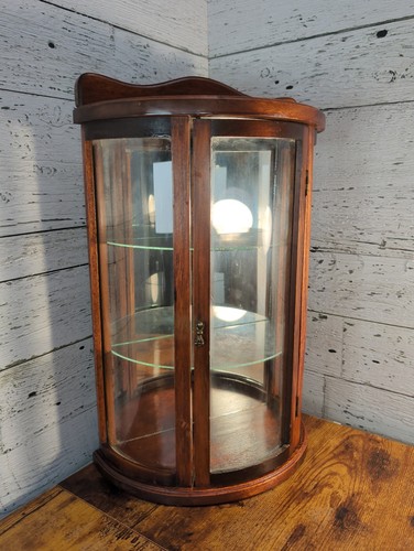 Curved glass solid - curved, wood