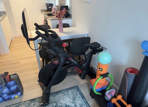 Peloton bike upright exercise - upright,