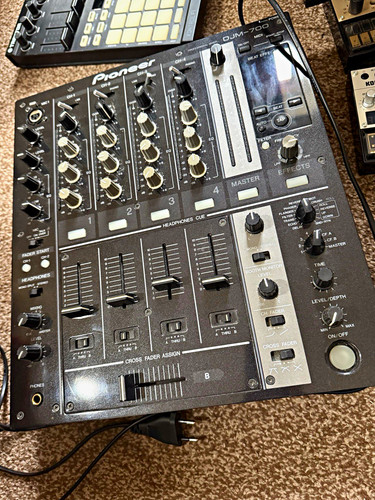 Pioneer djm 700 - djm-700, 4-channel