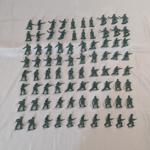 Vintage green plastic army men - vintage,