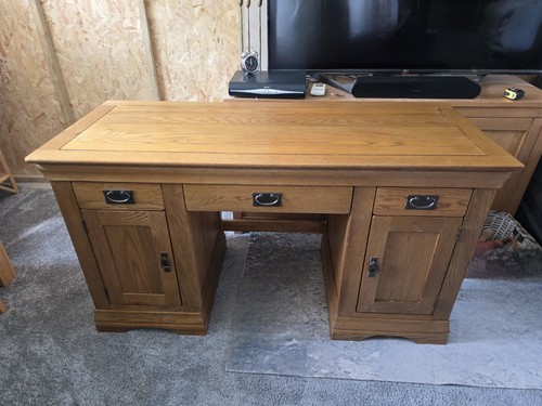 Oak desk great condition - oak, in