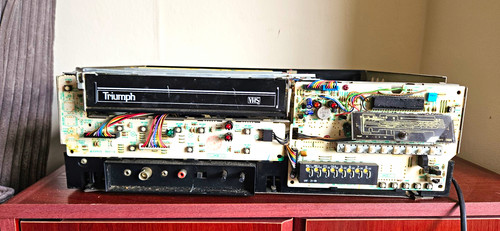 Triumph 9501 pal vhs - 9501, vcr