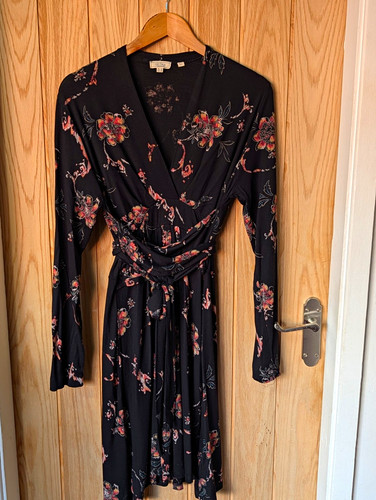 Fat face black floral wrap - fat,