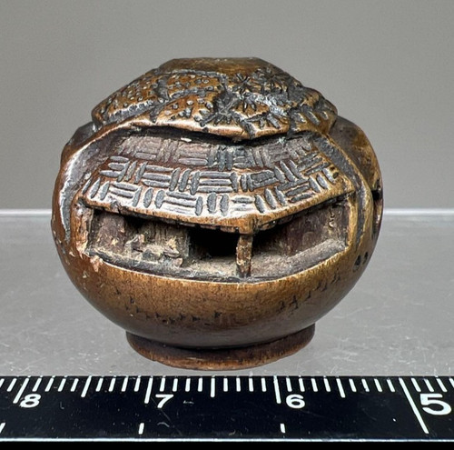 Netsuke wooden - netsuke, hand