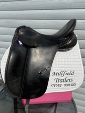 17.5 Inch Albion SLK Black Dressage Saddle. Medium