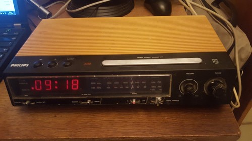 Phillips radio alarm clock - , 90
